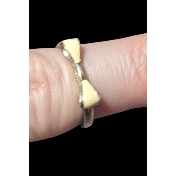 Minimalist Coquette Silver Tone And Cream Bow Ring Size 7 - Picture 6 of 13